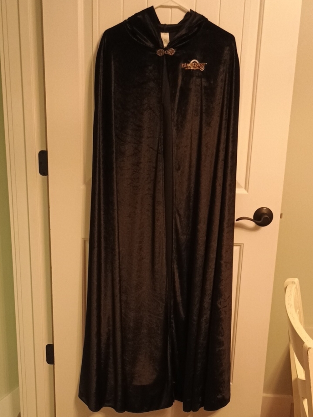 Great Wolf Lodge Adult One Size Black Velvet Hooded Cloak-MagiQuest